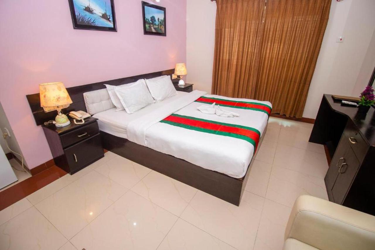 Central Inn Дака Екстериор снимка