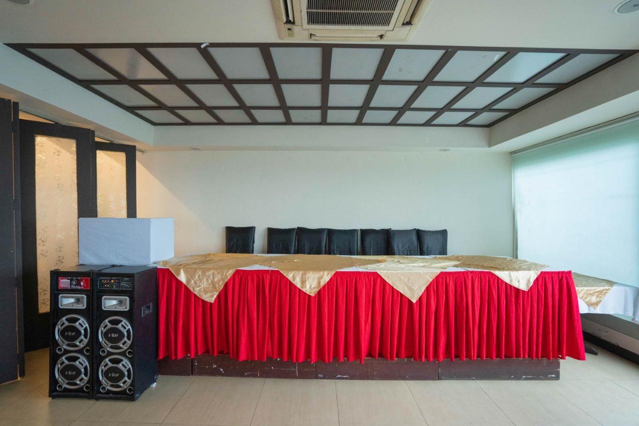 Central Inn Дака Екстериор снимка