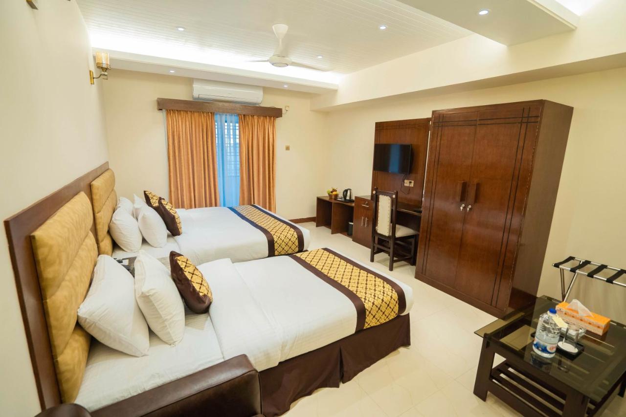 Central Inn Дака Екстериор снимка