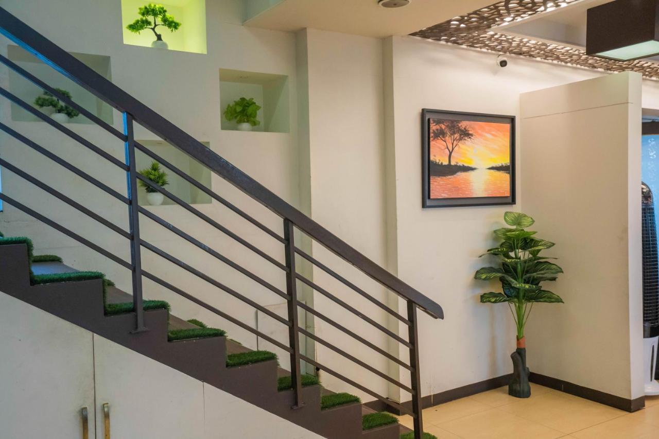 Central Inn Дака Екстериор снимка