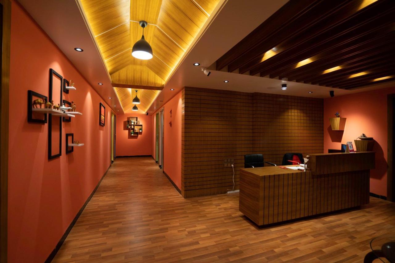 Central Inn Дака Екстериор снимка