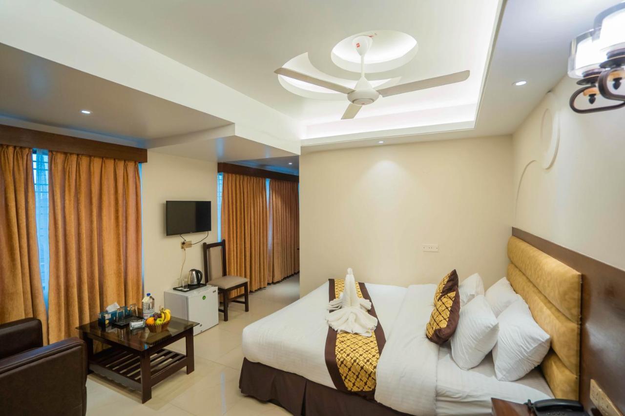 Central Inn Дака Екстериор снимка